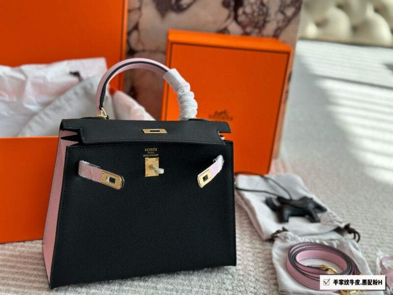 Color blocking ￥ 275
Leather Palm Pattern Gift Silk Scarf Pony Pendant Hermes Kelly Hermes Palm Pattern Calfskin, Material Imported, Size: 28cm. If you like this style, you must take it off. Original mold customization for shipment, hardware with lo...