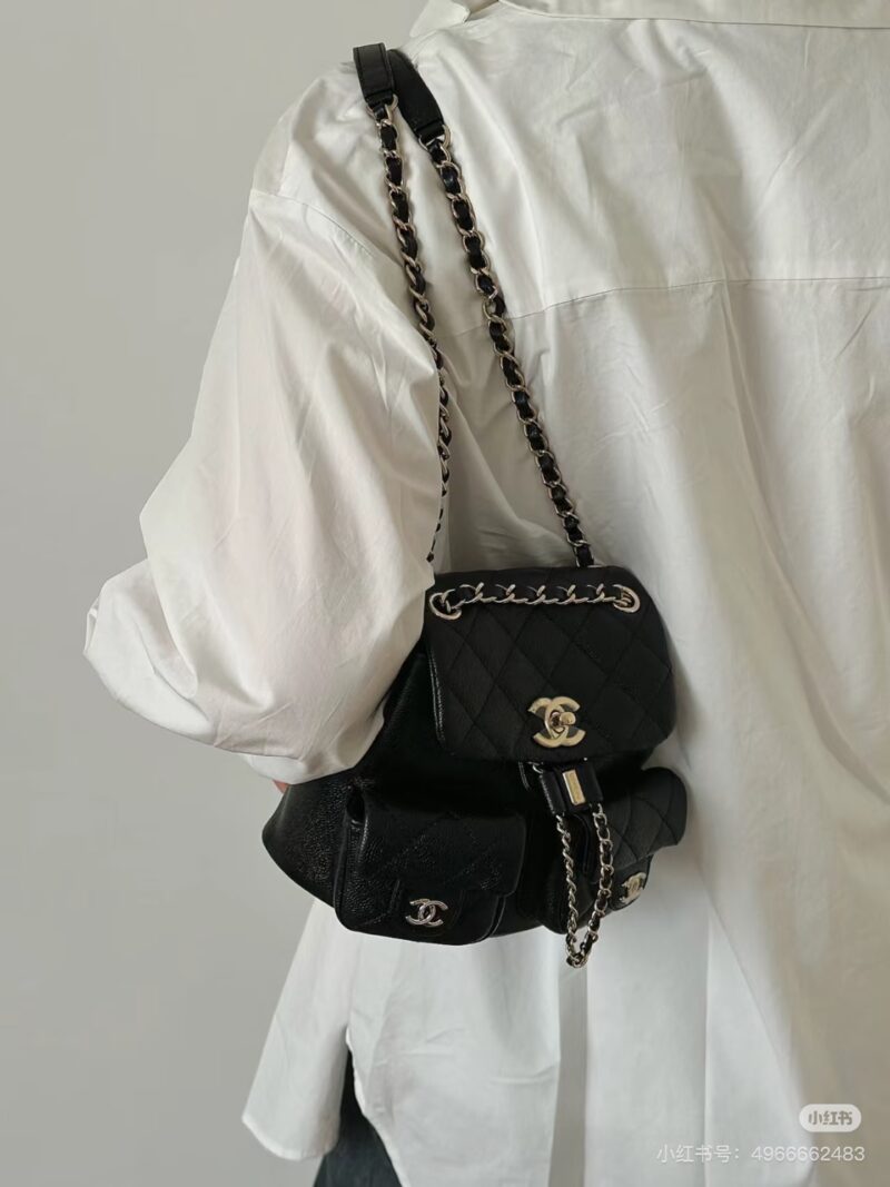 5b747646ff.jpg A small 'frog' that combines fashion and practicality!
The most profitable Chanelduma
Still knock on durable lychee cowhide
Compact and exquisite, but very durable The upper body exudes a strong sense of fashion!
It looks great with any combination a...