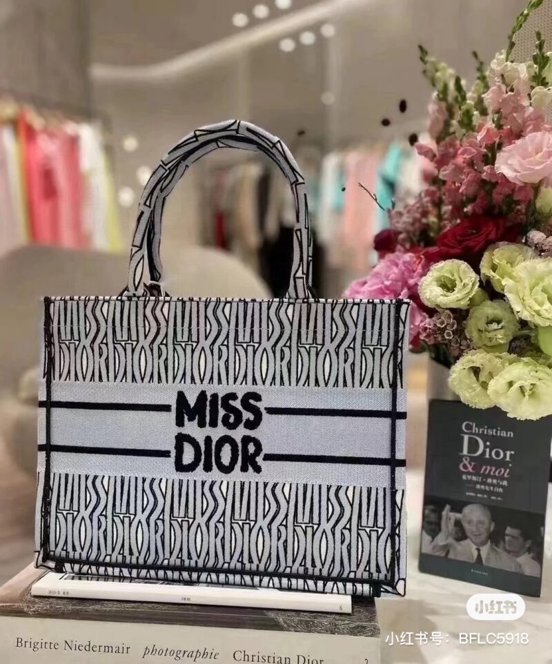 Dior's new tote