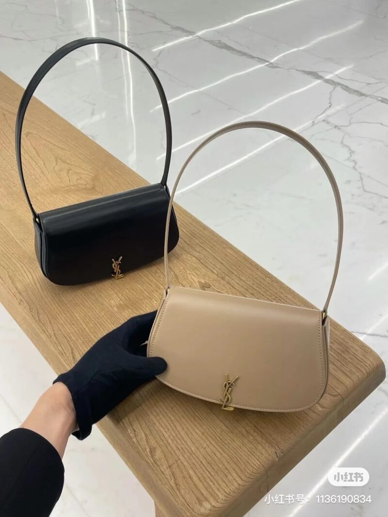 (YSL Mini Voltaire~Dreamtime Love Pack Getv)
Super Chic's Half Moon Underarm Bag at a Glance! The high-end minimalist style is very versatile! My favorite classic black gold pairing with yyds.