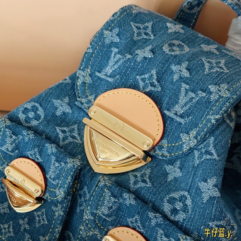 320 box
size：20*20cm
24 Spring L Home Denim Denim New Collection
Rocket at the beginning of the New Year
What a cute one
Vintage tannin backpack
Very suitable for summer y2k style, looking forward to living in summer!