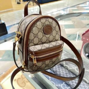 Gucci's new bag
Gucci's new handbag, portable, single shoulder, crossbody, easy to grip both shoulders
QQ is very cute, chubby, and very good at pretending