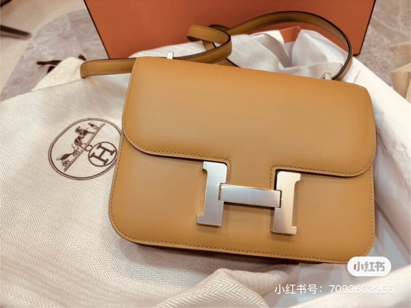 5cead2fc6b.jpg Kangkang bag flat grain cowhide