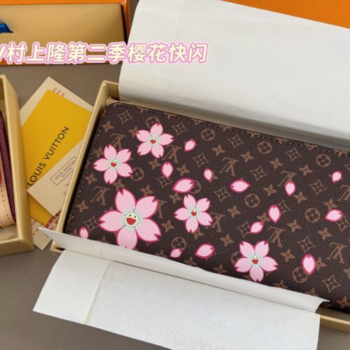 160 boxes
size：19.5*10.5cm
L Family Sakura Flash Series Wallet
lovely! Easy to carry!
A wallet with constantly online appearance
Zipper style! Capacity is super okay