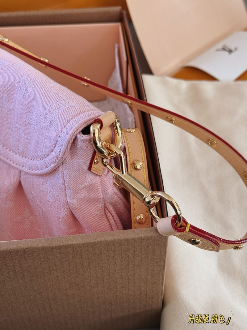 295 box
size：26*18cm
L's denim sunset is perfect for summer
I really like the tannin series
The Sunset capacity is sufficient,
Soft and not afraid of pressure,
Color resistant and stylish!