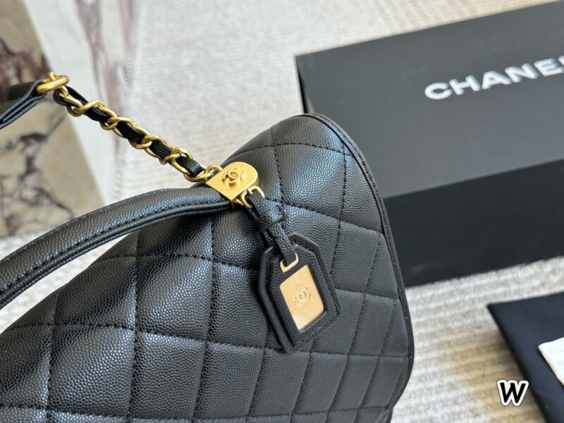 600d1d580e.jpg Caviar P270
Blow this up! It's so beautiful! I love this bag! Chanel 22k backpack! Chanel 22k backpack! Handsome explosion! I've been waiting for a long time, but it's been in vain
It's really beautiful! Size 31 26cm complete gift box packaging