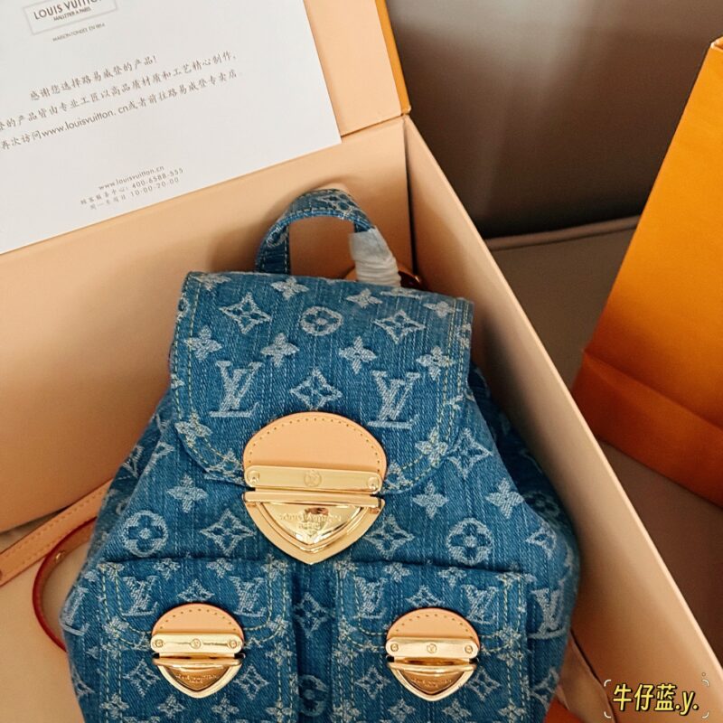 320 box
size：20*20cm
24 Spring L Home Denim Denim New Collection
Rocket at the beginning of the New Year
What a cute one
Vintage tannin backpack
Very suitable for summer y2k style, looking forward to living in summer!