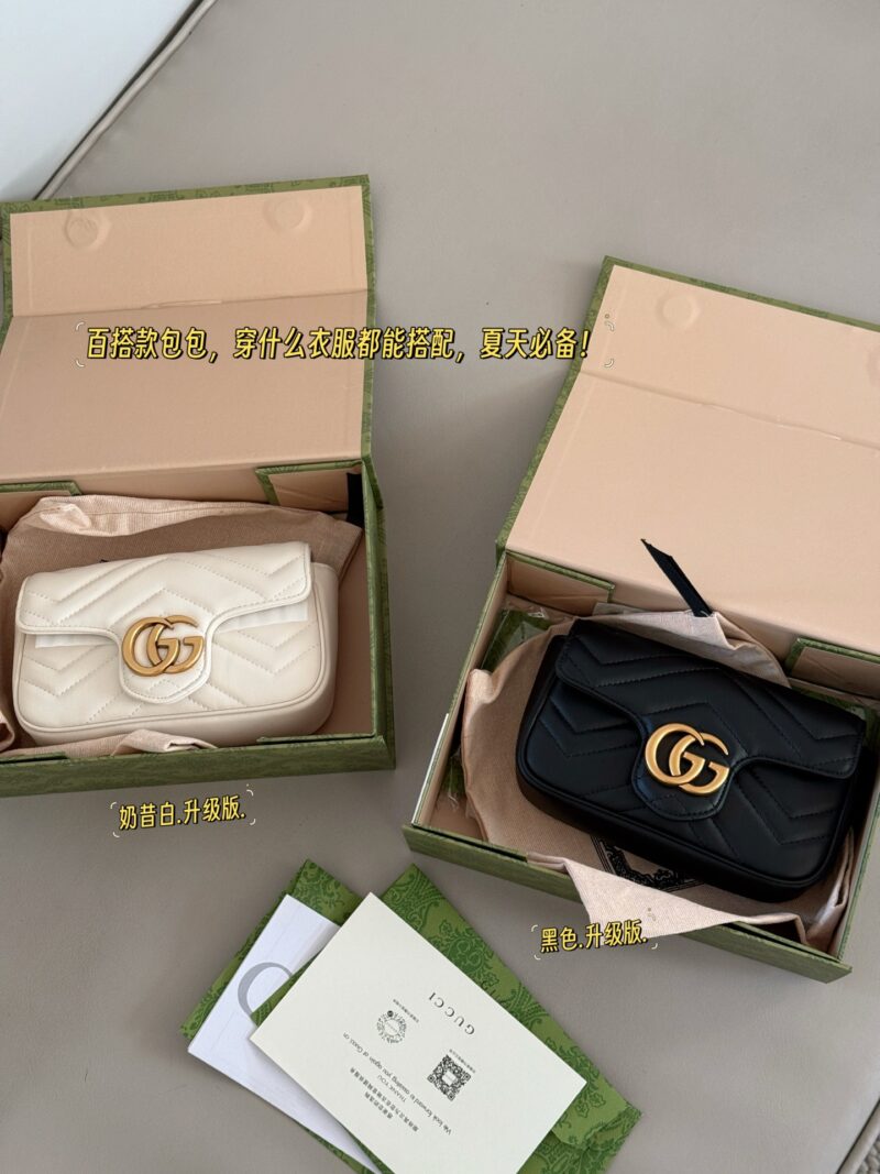 611135b01a.jpg 195 box
size:16.5cm
GG Marmont's Most Classic Black
Full of atmosphere~
Must buy Mamon bag
Versatile bag that can match any outfit, a must-have for summer