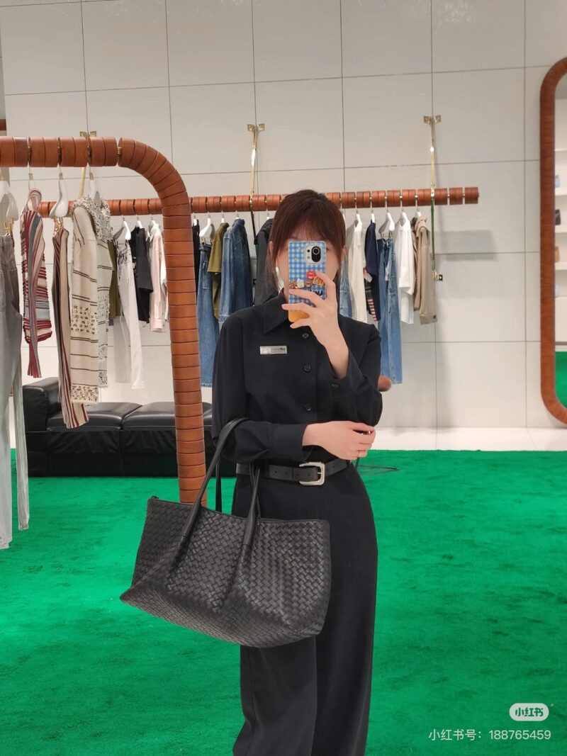 61e57c346f.jpg BV 2-in-1 shopping bag