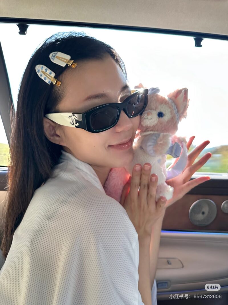 Chanel's Panda Sunglasses, the Fashion God!