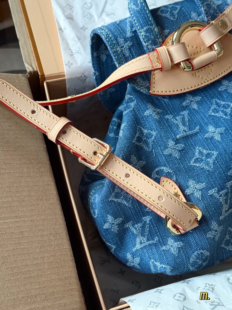 627f49e04a.jpg 320 box m
size:20*20cm
24 Spring L Home Denim Denim New Collection
Rocket at the beginning of the New Year
What a cute one
Vintage tannin backpack
Very suitable for summer y2k style, looking forward to living in summer!
