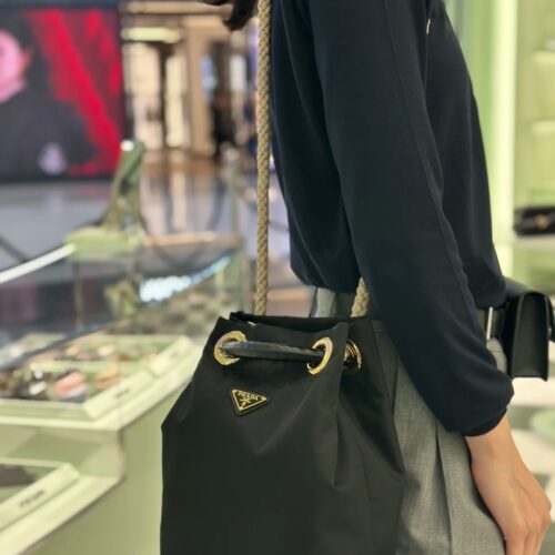 Can be worn on one shoulder/armpit/crossbody/