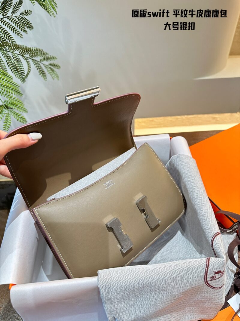 63415d48c6.jpg Original leather P310 counter packaging
The original Hermes Concon Swift bag is made of calf leather (soft cowhide)
The characteristics of the leather material are not small cowhide (soft cowhide), very soft, with delicate and smooth patterns, very g...