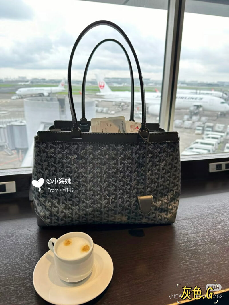 Goyard Bellechasse is really a travel tool!