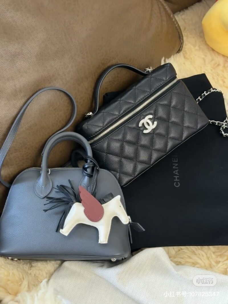 6529886f2e.jpg Chanel caviar LP lunch box bag makeup bag