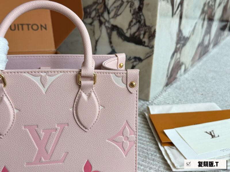 260 fold
Size: 25 * 20cm (small)
Excellent quality, understand the goods ??
The entire bag is made of cowhide quality
It's really too advanced!
Ice cream color/This color is so stunning!
Search Lv on the go shopping bag