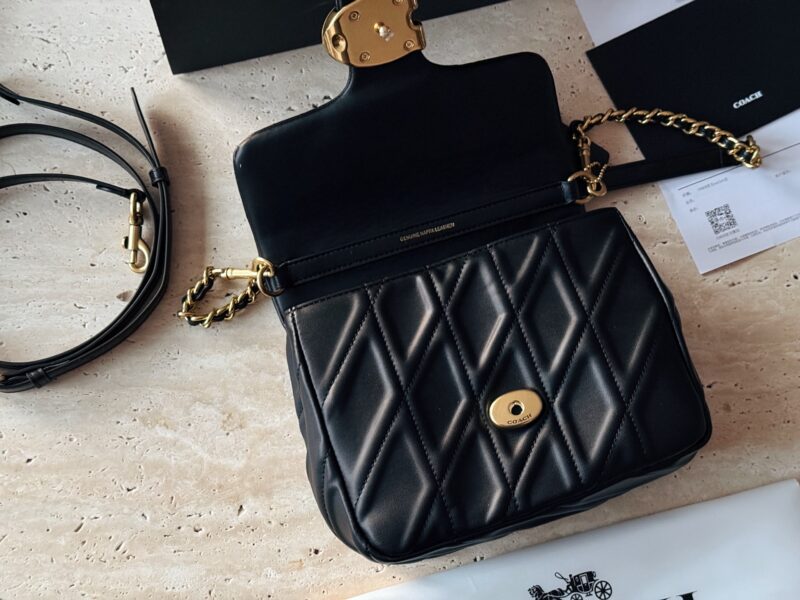 65b1f84d67.jpg 285 box
size:20*17cm
C Home Show Black Square Tabby
Square tabby20
Style and height dimensions can be easily controlled
Tabby cowhide material is lightweight and soft
Full texture!!