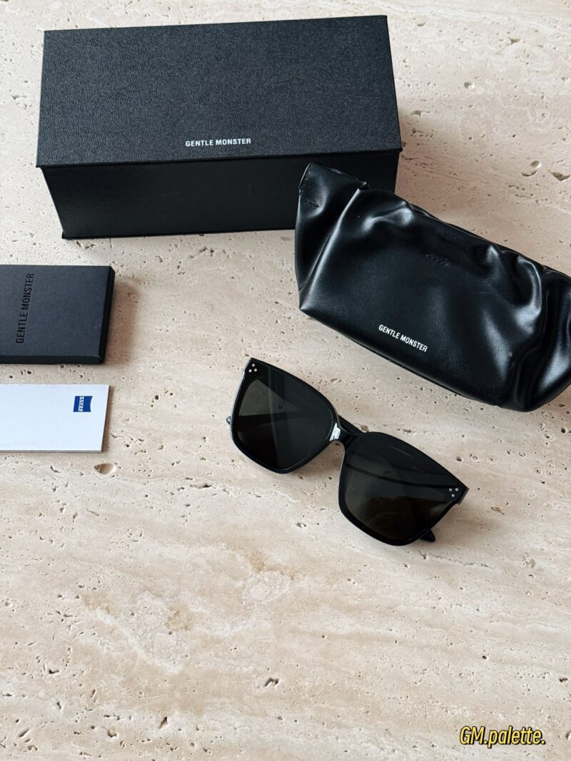 65d5ede737.jpg 185 configuration packaging
sunglasses
Zeiss lens AU protection
Round faced Tian Cai GM Sunglasses Palette
Palette belongs to the large frame type, square sunglasses do not choose face shape, can decorate face shape
It's great for daily outings, driv...