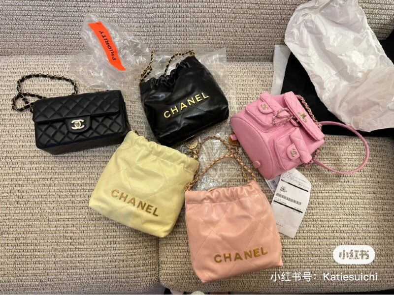 663426e234.jpg Chanel 22mini Chicken Yellow
Chanel 22mini Chicken Yellow
Chanel garbage bag
Another popular color of this season,
Simple and comfortable colors
The small and cute lucky bag, combined with the color of chicken yellow, is particularly prominent