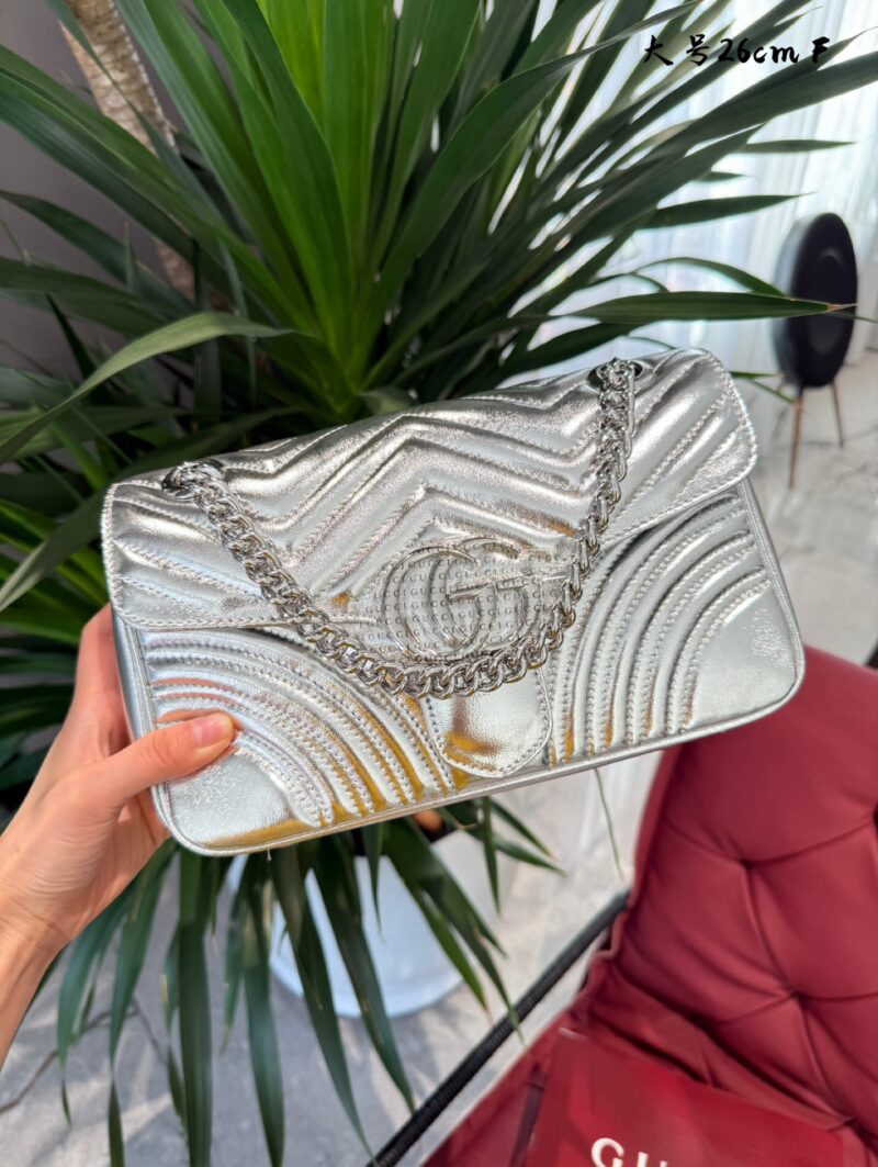 666b40cb50.jpg 17cm p215
22cm p225
26cm p230
A color scheme that will definitely surprise you, space silver
Toxic GGmarmont has a new color! This silver one with a hint of pearl is amazing! It's perfect for various festivals and events at the end of the year. It...