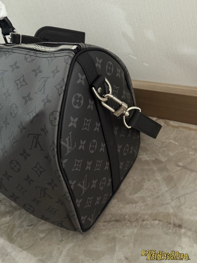 280 Boxless Reproduction Edition
Size: 45 * 27cm
What bag to carry for business trips | Black Warrior
L's Black Samurai travel bag is out!
Keepall 45 travel bag
Featuring a retro and artistic atmosphere with high aesthetic appeal~
Is it necessary for...