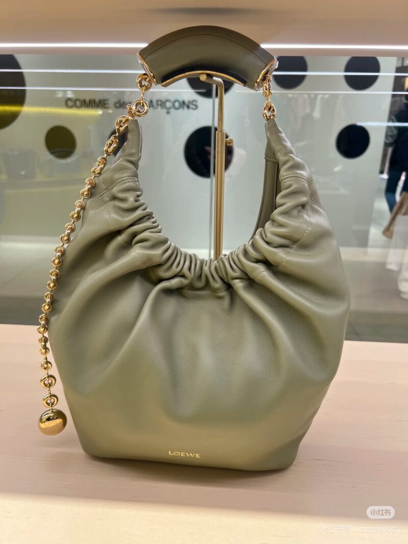 Each person has a donut chain bag
All the stars are carrying it on their backs
doughnut. Chain Bag
Folding Hobo style
Lazy and gentle feminine charm
The joy of doing small things and big things