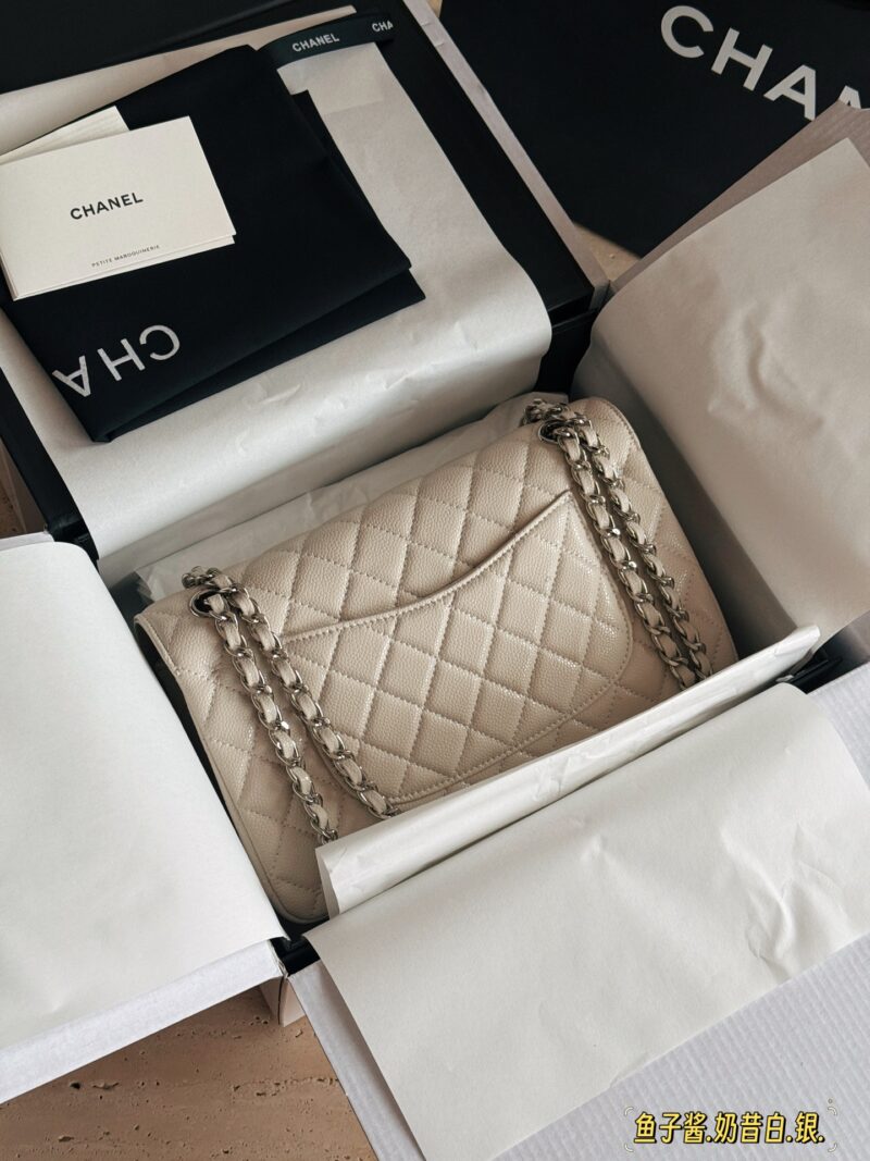 694d084f03.jpg 250 boxes
size:25*16cm
Xiaoxiangjia CF, we have always been very dedicated to doing it
Flash sale of other products on the market
Caviar cowhide
A very comfortable one!
CF Snow White milkshake with white caviar and cowhide, paired with light silver...