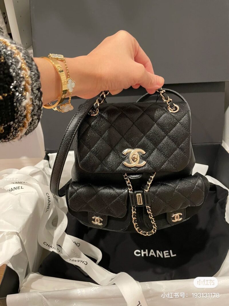 6a9c591232.jpg 23p Black Gold Little Frog
Cute love
The cutest backpack of the season
One shoulder can be carried by both shoulders
