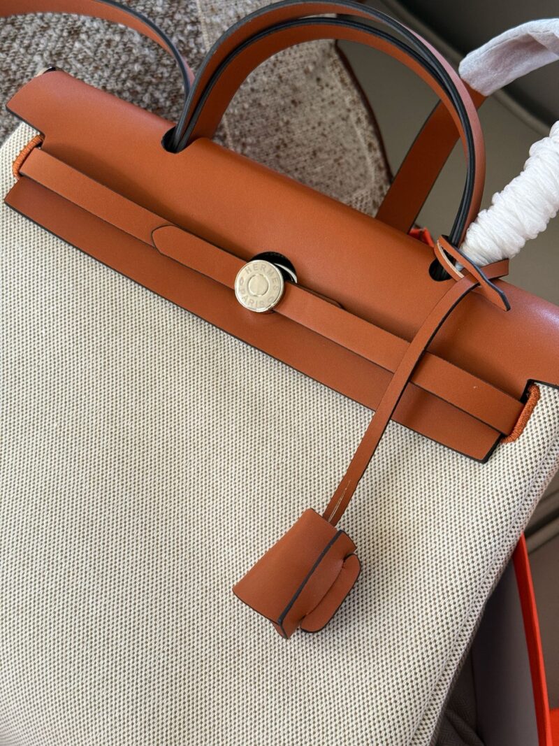 270 boxes
size：31*26cm
Hermes handbag
Canvas shopping bag ?
A bag that is easy to pack in physical form
Recently, I have been carrying my back while traveling
There is texture! Super advanced!
Its capacity is very friendly
