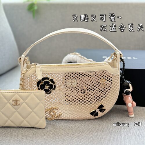 Color card ??
CHANEL 25S fishing net badge brooch bag armpit bag handbag shoulder bag mesh bag baozi mother bag