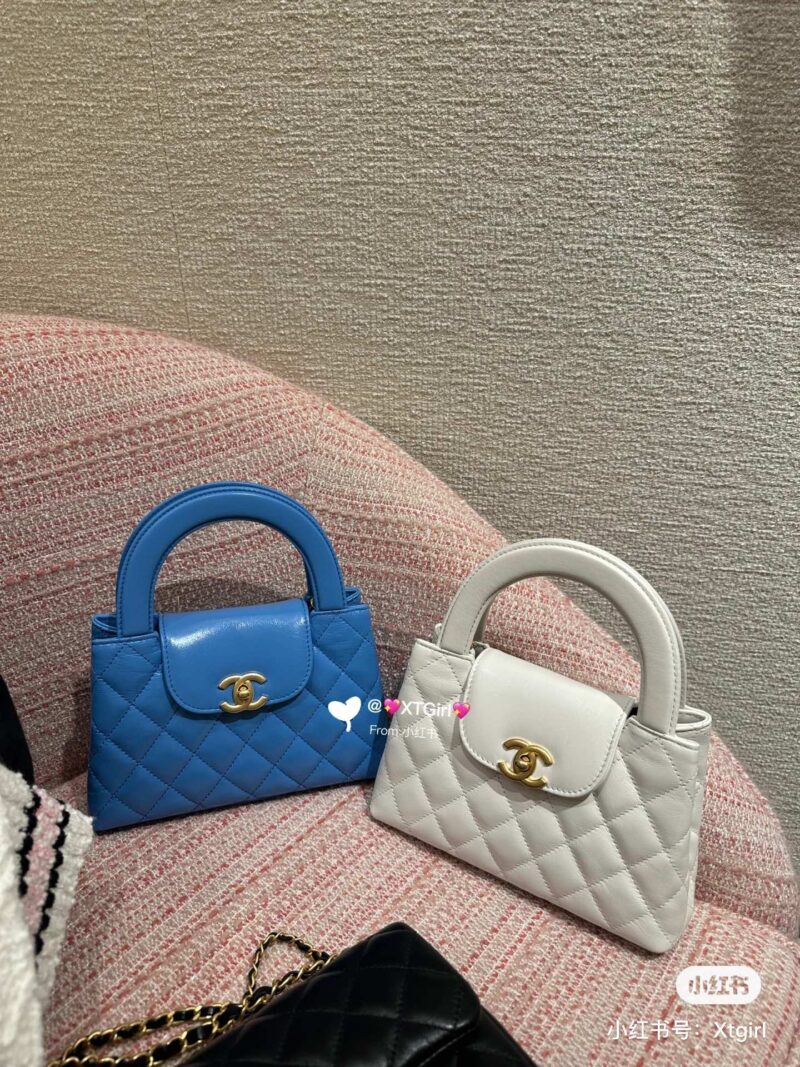 CHANE * 23 new Kelly chain bag
Kelly, the king of 23K bags, is truly a bag that has been popular for a century! Kelly bags are a well-known presence in the medieval world! Kelly handbag was born in the 1990s and is a representative of women's handb...
