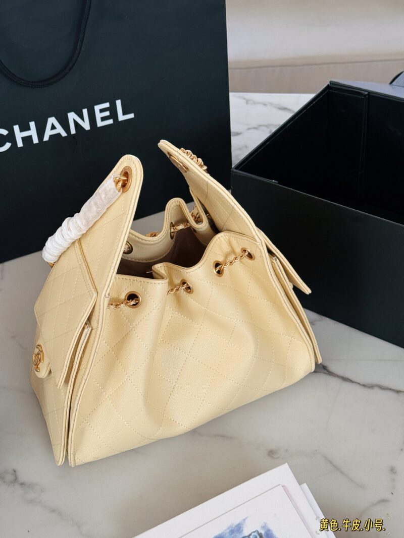 310 cowhide box
Size: 26 * 21cm (small)
Xiaoxiang Home 25C Hobo Hippie Underarm Bag
Cool and stylish bucket design, very retro
Do you want a yellow trick to attract wealth or a blue ice cream
Ling~can arrange anything