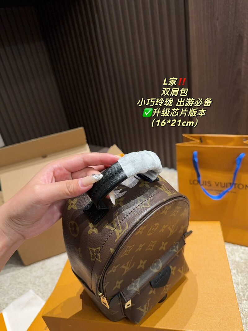 Complete packaging ?? Size 16.21
LV backpack
? Upgrade chip version
Versatile Classic
Exquisite one
Truly super invincible and adorable
Full of fairy spirit, little sister, daily must-have item