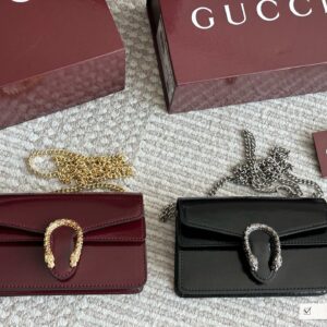 215 boxes
size：13*17cm
Customized products are available ??
L family used water bucket bag (bag in bag)
The classic yellow skin of the old flower bucket
Impressive ??
Search for Lv bucket bag