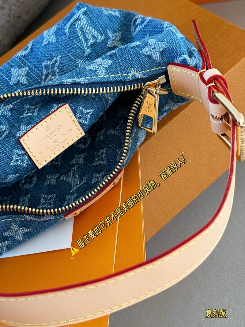 225 box replica version
size：20*11cm
New denim lunch box bags keep up with this trend
That's so cute
Retro is the real top!
L's new denim lunch box bag!