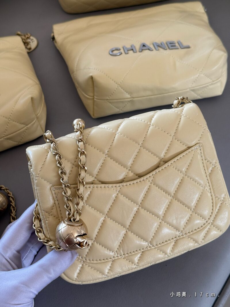 71040aba93.jpg 220220 box
Grandma Xiang's color is really amazing/stunning
size:17*13cm
20*12cm
Upgraded version shipment
Xiaoxiangjia Golden Ball CF
Soft and sticky to the touch
Madam is so beautiful! So exquisite!
Summer chicken yellow/soft fufu drops super cute/