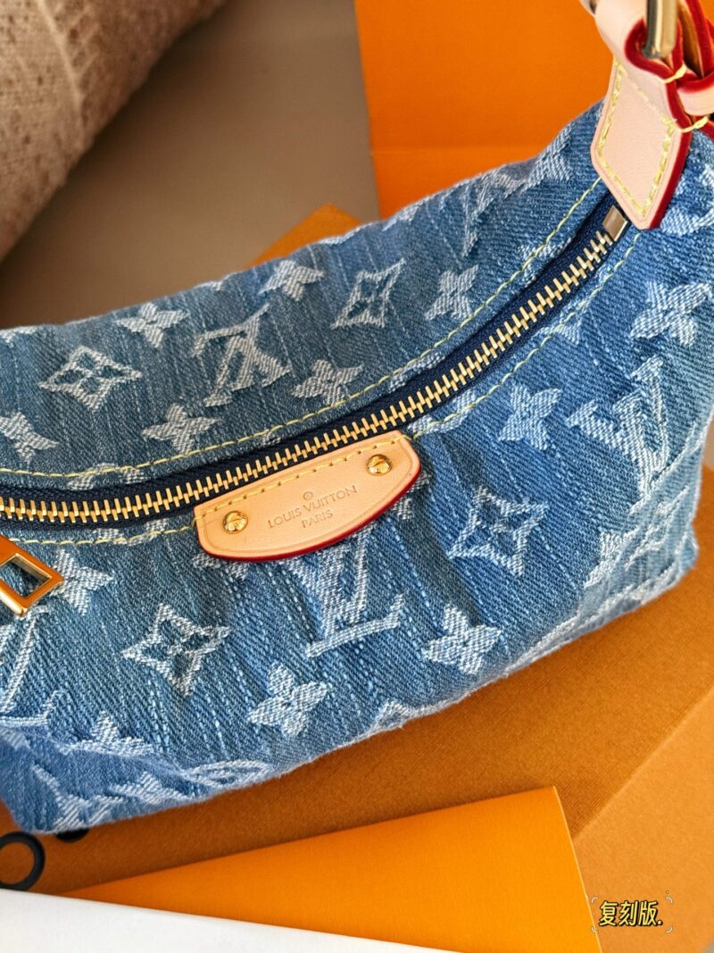 225 box replica version
size：20*11cm
New denim lunch box bags keep up with this trend
That's so cute
Retro is the real top!
L's new denim lunch box bag!