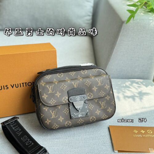 Color card ??
LV S-Lock Messenger Vintage Postman Bag Handbag Shoulder Bag Crossbody Bag