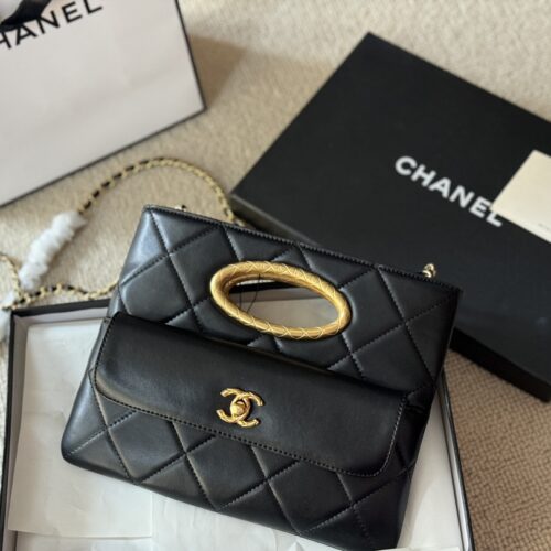 Complete packaging
size：25*17cm
Say goodbye to the dinner bag that can't hold anything,
This is still better!
Xiaoxiangjia 24B Premium Banquet Package
Classic black gold color controller logo
Retro and versatile