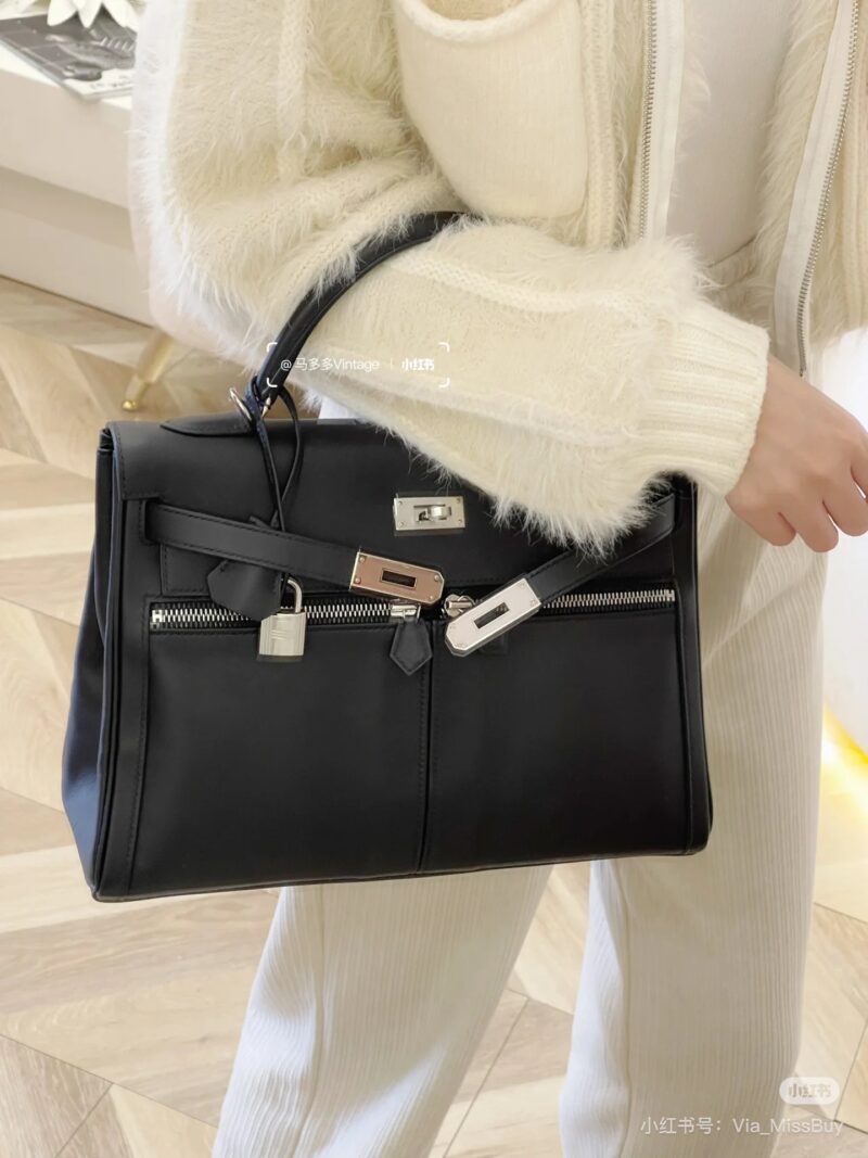 Baozi, everyone~
I was looking for this bag before
This Hermes Kelly Lakis, size 28, gold brown with gold buckle, U-shaped engraving, all NEW~