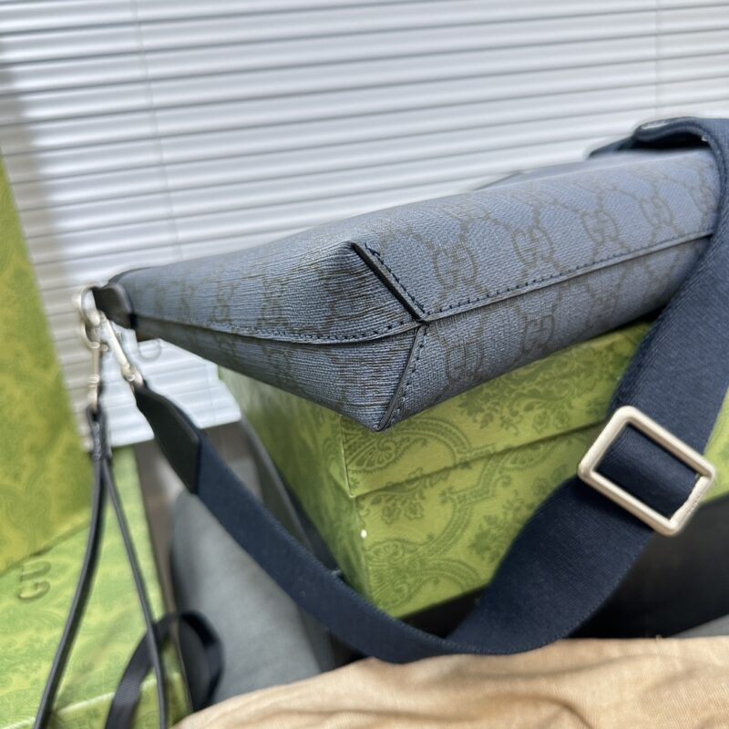 Dual use bag 726833 # blue series, original high quality, G Home continues to update color schemes, adding more exquisite tones. The new color scheme and color combination inject new ideas into the brand's iconic items, highlighting a modern style. T...