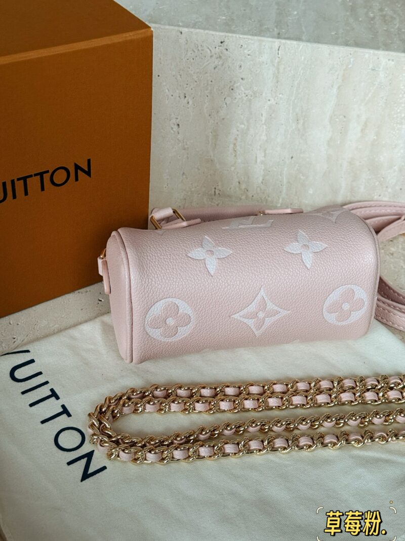 215 Pack (Shoulder Strap)
size：16*10cm
The new pink series released by L family is really cute!
Don't be too cute!
Strawberry milk cost
Search for L Home Nano Strawberry Milk!