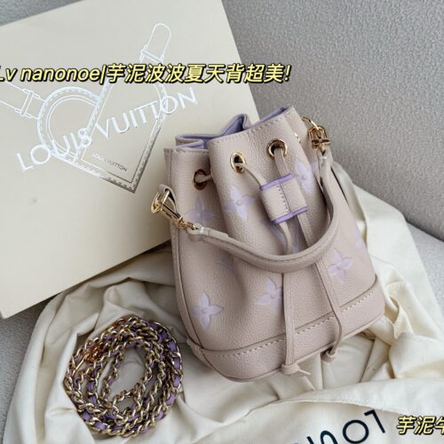 199 boxes
size：13*16cm
L's new nano water bucket
The upper body size is just right!
Finally arrived at my favorite color!