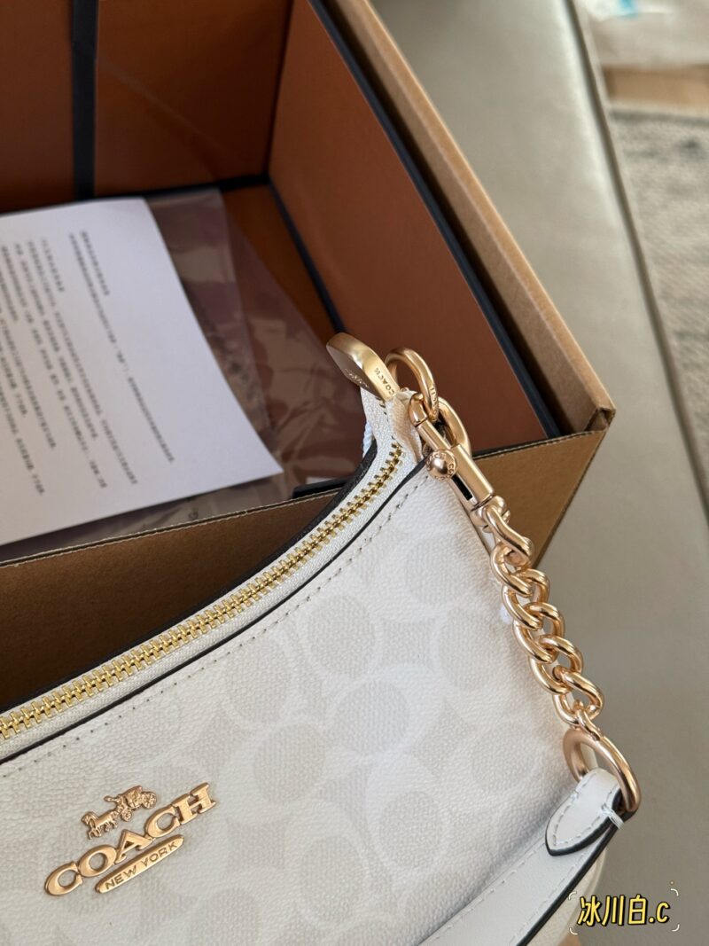 76bde4ee27.jpg 225 box upgrade version
size:24*13*7cm
C Home Teri Underarm Bag Hardware Upgraded Again
Underarm bag design ceiling!
Equipped with 2 shoulder straps,
Both shoulder and crossbody are acceptable!
level of appearance
Search Coach Coach Underarm Bag