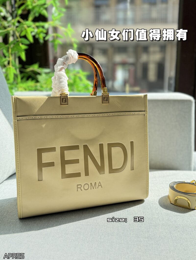 Color card ??
FENDI Sunshine Tote Bag Shopping Bag Shoulder Cross Shoulder Tote Bag