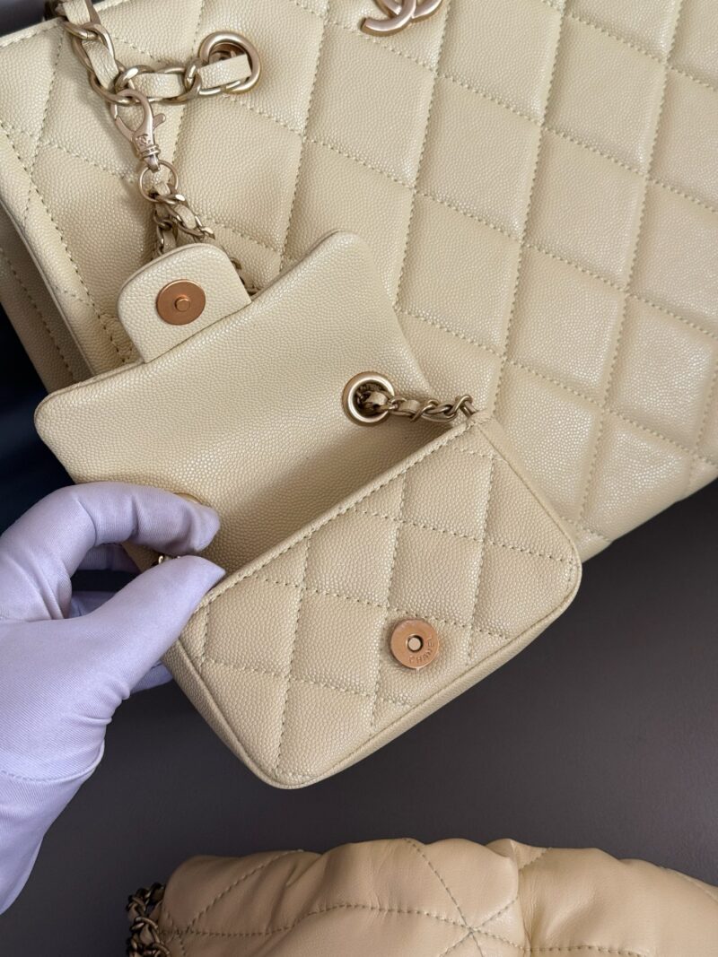265 box
Grandma Xiang's color is absolutely stunning/stunning
size：30*24cm
Xiaoxiangjia Tote Shopping Bag "Buy One Get One Free"
Shopping bags can be tempting
Cute and lovely chicken yellow/very suitable for summer color matching
It feels soft and ...
