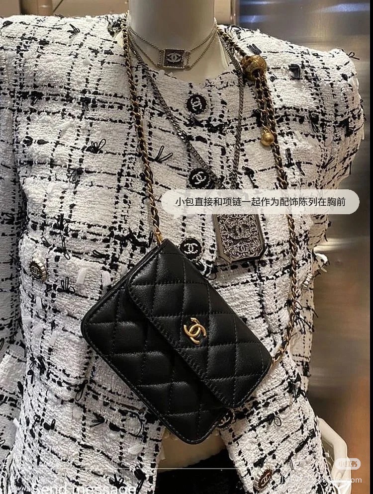 77ed3a1c17.jpg Chanel Little Golden Ball Series $mini chain small shoulder bag, a must-have summer artifact that cannot fit in a mobile phone
You can pretend to be cute
The more you watch, the more you will like trendy people. Let's get together!!! Superb metal bal...