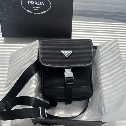 Complete gift box packaging ? Vertical PRADA ? Model 2020-1 Large Phone Bag [Strong] Crossbody Bag Waist Bag Multi purpose unisex Milan Creation. Miuccia Prada's unique talent lies in her relentless pursuit of new ideas, blending curiosity for kn...