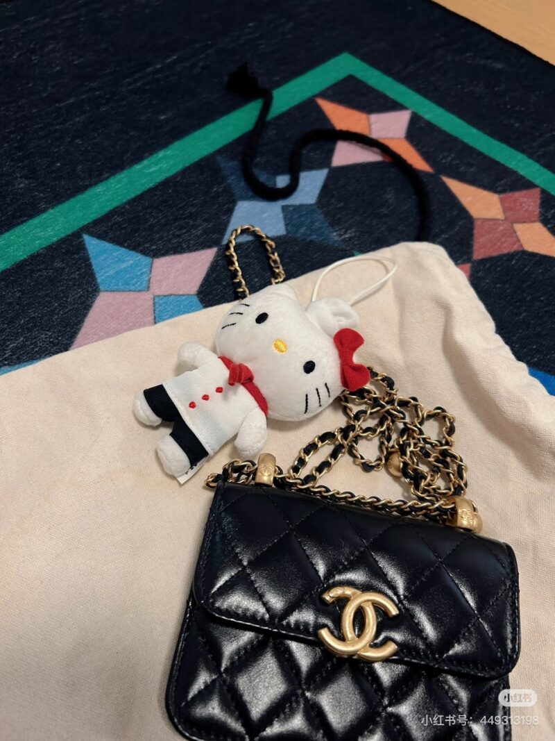 Chanel waist bag mini woc Chanel gold bead waist bag 10000+Chanel 2021 handmade workshop mini woc
The shoulder strap can be adjusted, it can be worn diagonally, and it can be used as a waist bag
Xiao Jinzhu, very versatile
A must-have concave shape
I...