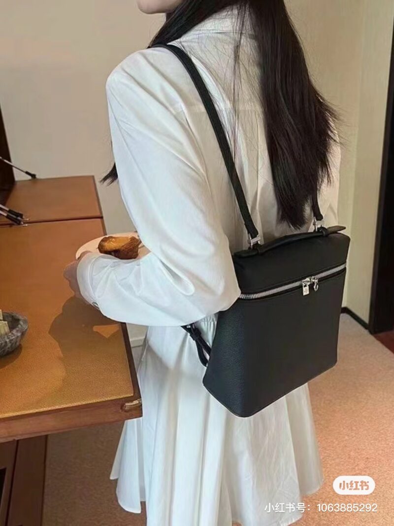A good-looking bag cannot be hidden
Backpack 6 (Black)
A sense of casual freedom and relaxation.
LP Backpack [Classic Black] | It looks very stylish and girlish! It's exquisite, fashionable, and refined! #Crossbody shoulder bag#
